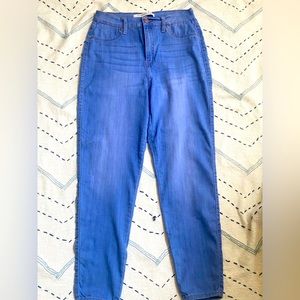 Celebrity Pink, Size 13/31, Curvy Skinny, Stretchy,